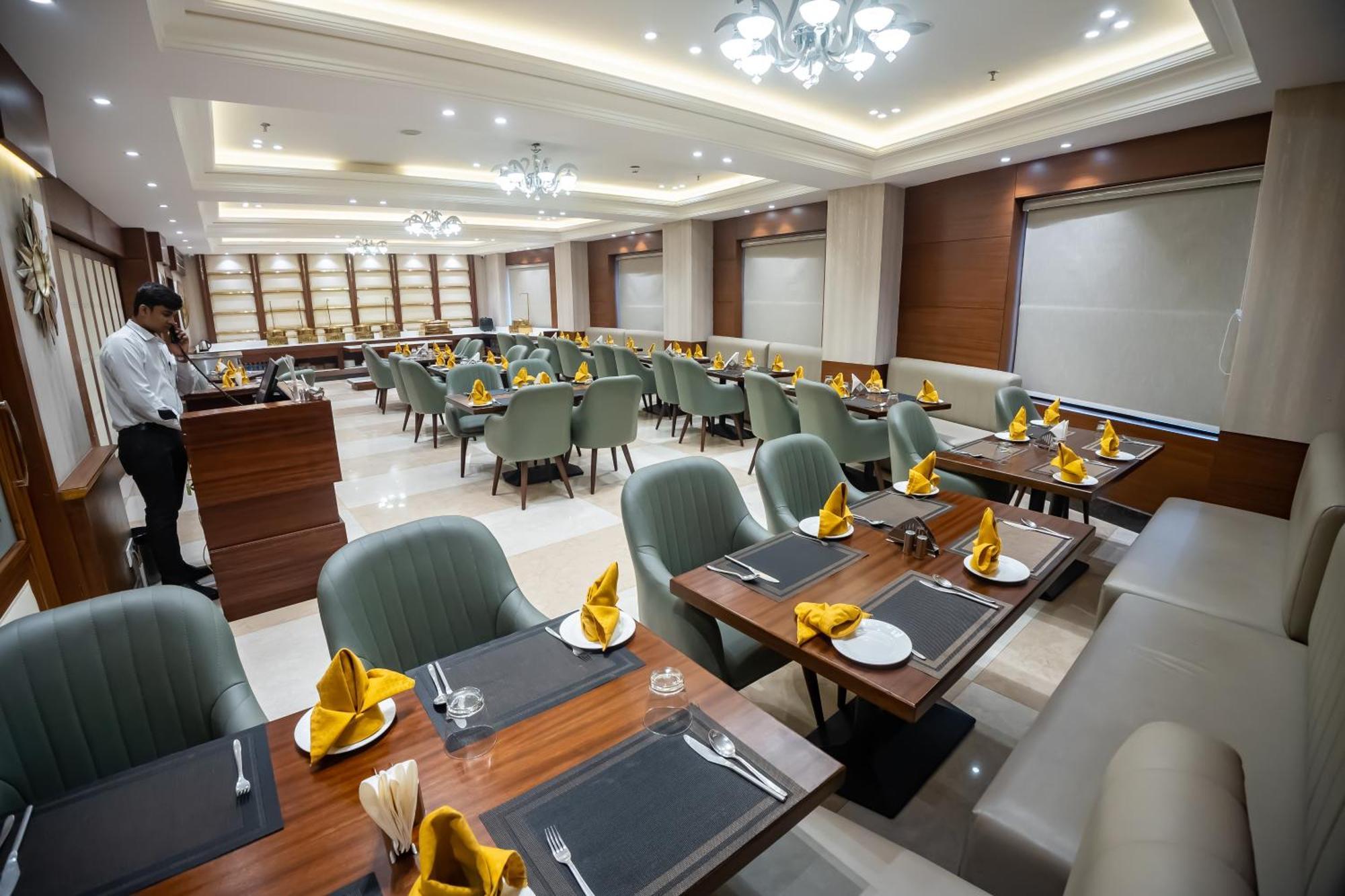 Arcadia Hotel Varanasi Ngoại thất bức ảnh